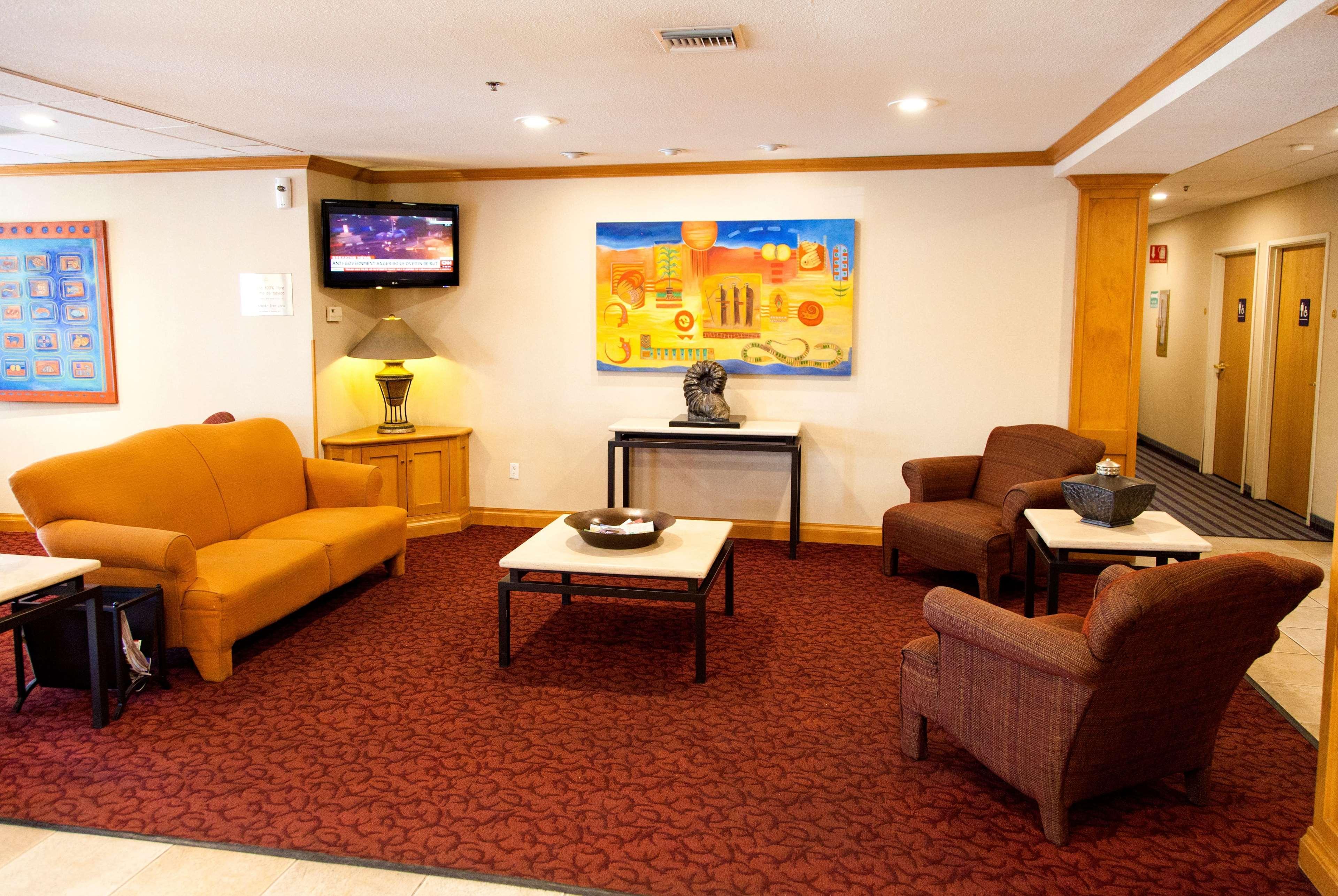 Microtel Inn & Suites by Wyndham Chihuahua Bagian luar foto