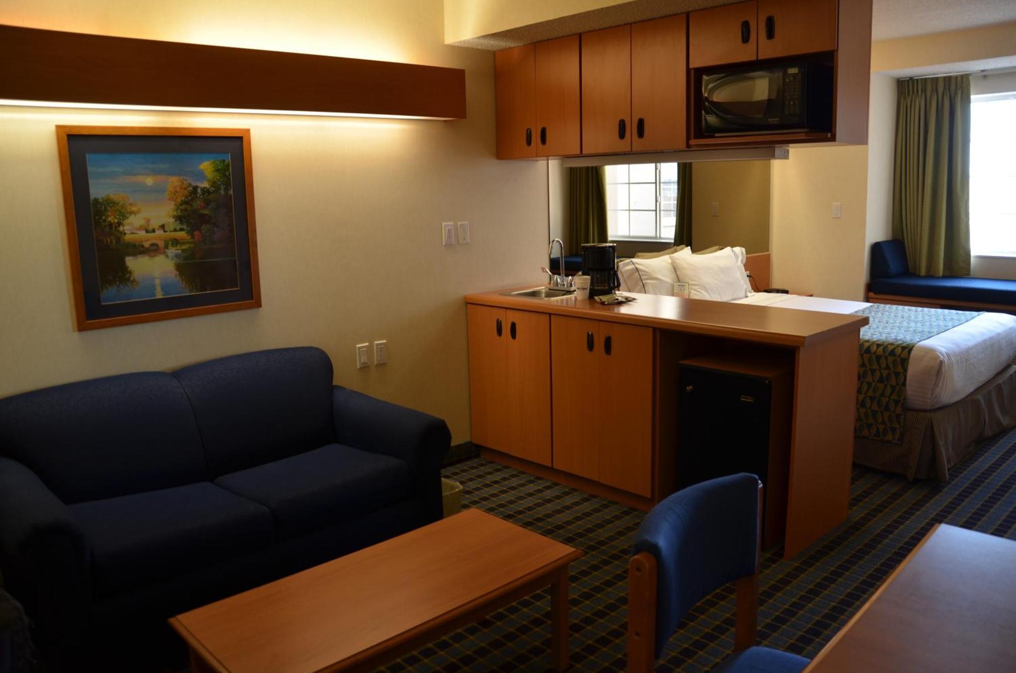 Microtel Inn & Suites by Wyndham Chihuahua Ruang foto