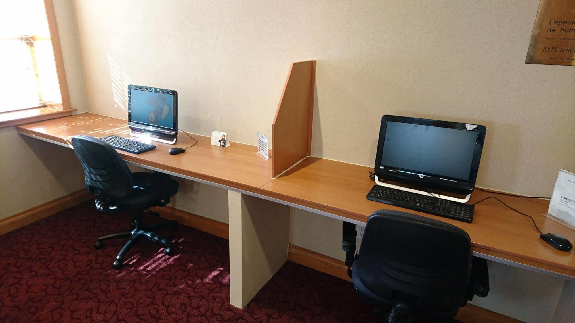 Microtel Inn & Suites by Wyndham Chihuahua Bagian luar foto